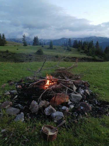 Nocování na Transalpině má neskutečné kouzlo