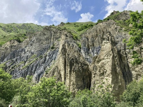 Modré skály nedaleko hranic s Čečenskem