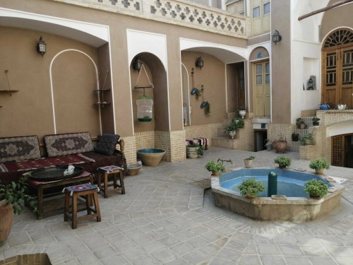 Sayeh Sarai hostel